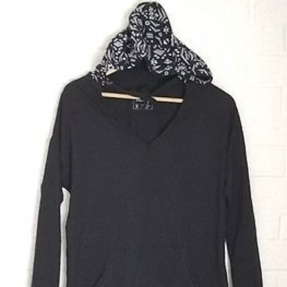 Kinetic Energy Women's Medium Black Aztec Pullover